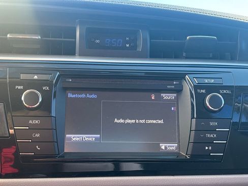 Used 2015 Toyota Corolla LE image 11