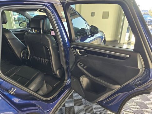 Used 2023 Porsche Macan image 39