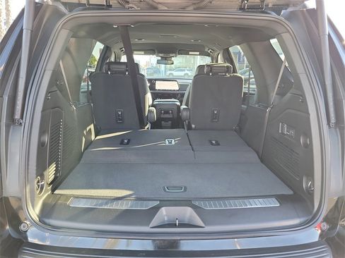 Used 2025 Chevrolet Tahoe Premier image 22