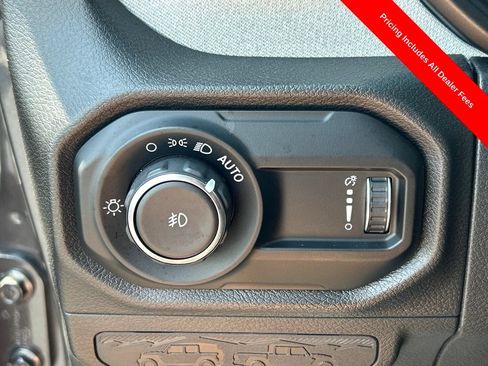 Used 2024 Jeep Wrangler Unlimited Sport AWD/4WD image 7