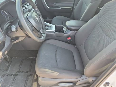 Certified 2025 Toyota RAV4 LE AWD/4WD image 13