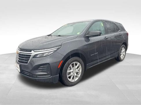 Used 2022 Chevrolet Equinox LS AWD/4WD image 3
