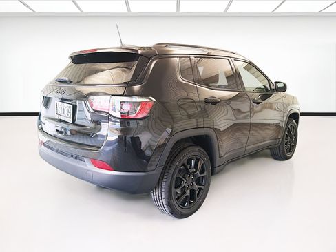 Used 2022 Jeep Compass Latitude AWD/4WD image 4