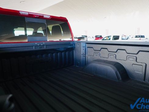 Used 2024 GMC Sierra 1500 AT4 w/ Technology Package image 5
