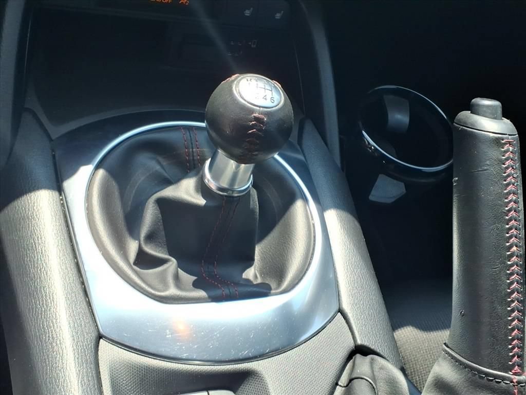 Used 2018 MAZDA MX-5 Miata Club RWD image 22