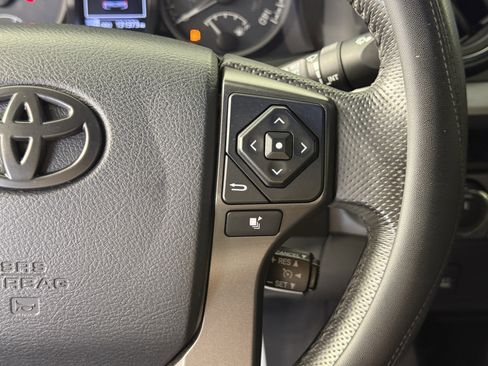 Used 2016 Toyota Tacoma TRD Off-Road w/ Towing Package image 24