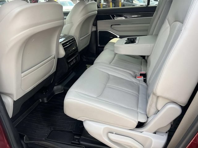 Used 2022 Jeep Wagoneer Series III AWD/4WD image 11