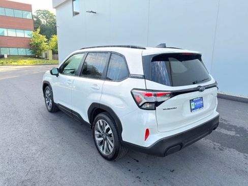 Used 2025 Subaru Forester Touring AWD/4WD image 9