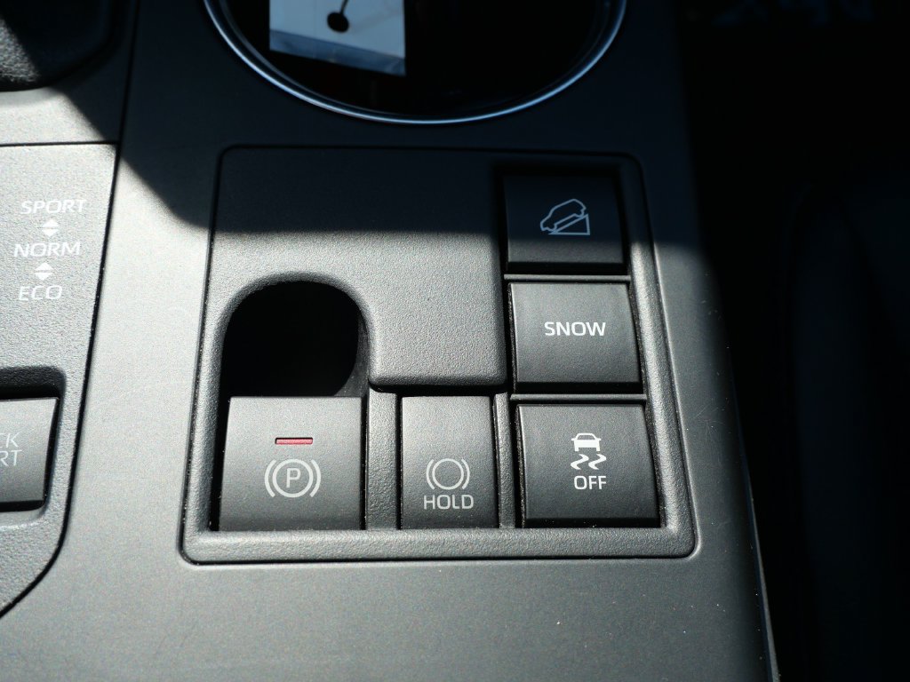 Used 2024 Toyota Highlander XLE AWD/4WD image 17