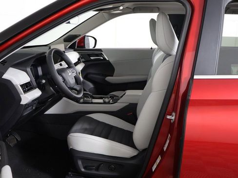 New 2025 Mitsubishi Outlander SE FWD image 29