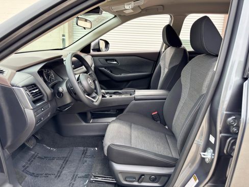 Used 2023 Nissan Rogue SV FWD image 15