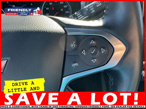 Used 2022 Chevrolet Traverse LT image 30