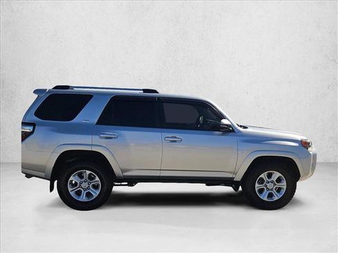 Used 2022 Toyota 4Runner SR5 Premium w/ Moonroof Package RWD image 4