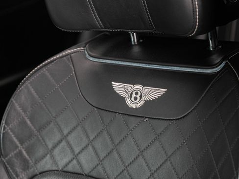 Used 2017 Bentley Bentayga image 22