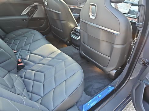 New 2026 BMW 740i image 11