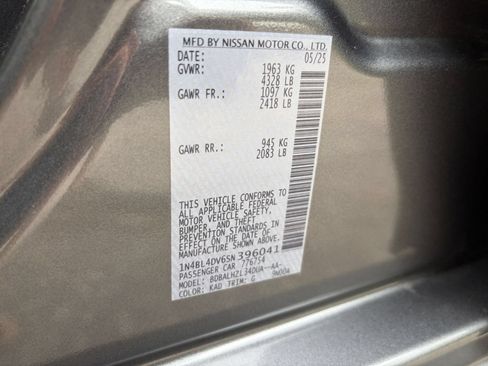 Used 2025 Nissan Altima 2.5 SV FWD image 29