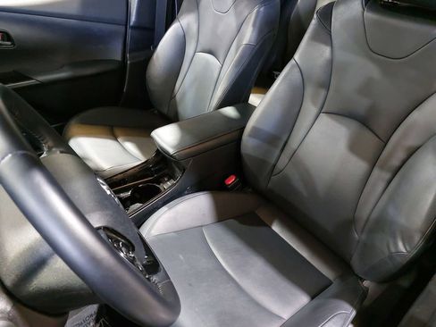 Used 2020 Toyota Prius XLE w/ Advanced Technology Package FWD image 15