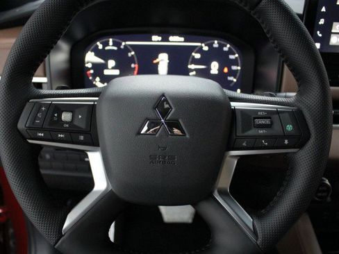 New 2026 Mitsubishi Outlander SEL image 8