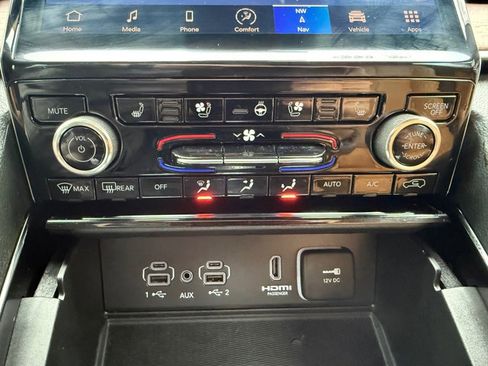 Used 2023 Jeep Grand Cherokee L Summit w/ Advanced Protech Group IV image 40