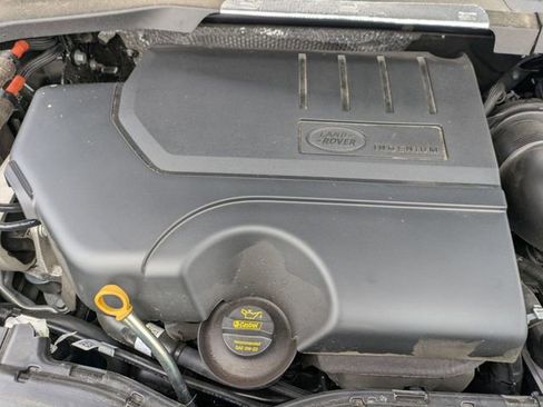 Used 2025 Land Rover Discovery Sport Dynamic SE image 20