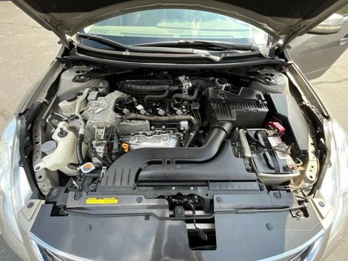 Used 2011 Nissan Altima 2.5 SL w/ 2.5SL Pkg FWD image 13
