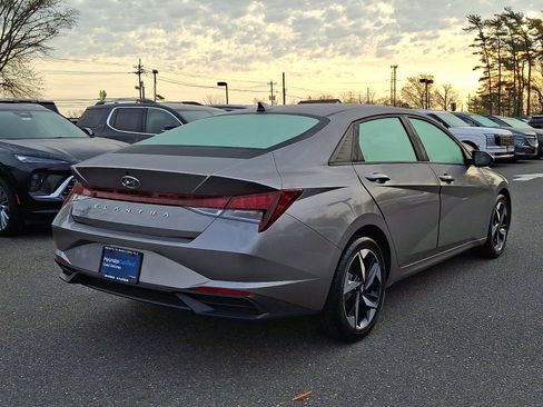 Certified 2023 Hyundai Elantra SEL w/ Convenience Package image 5
