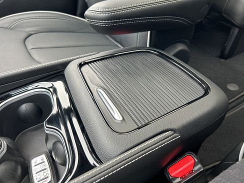 New 2026 Chrysler Pacifica Limited w/ S Appearance Package image 43