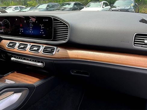 Certified 2025 Mercedes-Benz GLE 450 4MATIC image 16