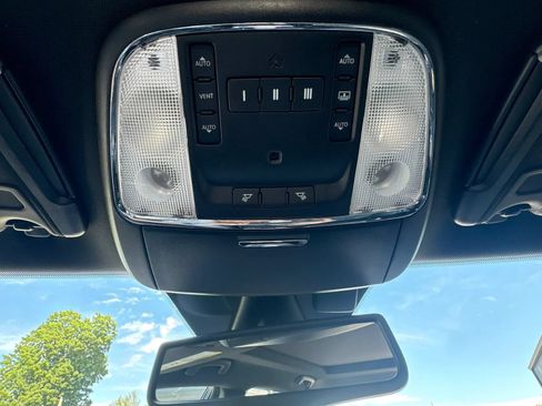 Used 2014 Chrysler 300 S w/ Luxury Group AWD/4WD image 21