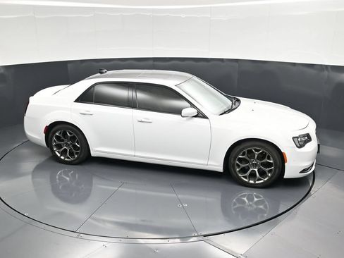 Used 2015 Chrysler 300 S w/ 300S Premium Group RWD image 39