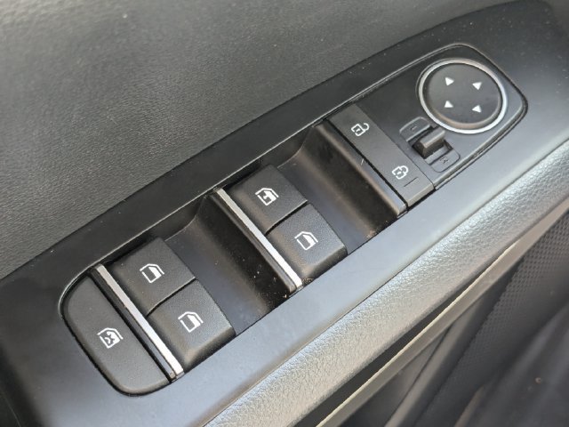 Used 2025 Kia Soul LX w/ LX Technology Package FWD image 21