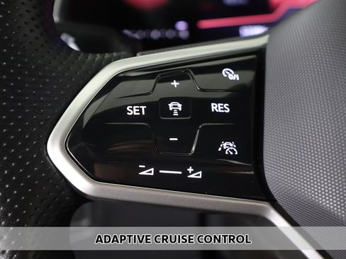 Used 2023 Volkswagen Tiguan SE R-Line FWD image 4