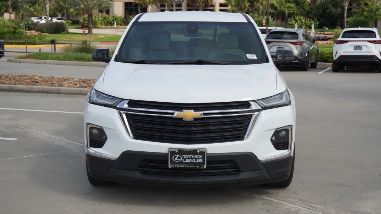 Used 2022 Chevrolet Traverse LS FWD image 2