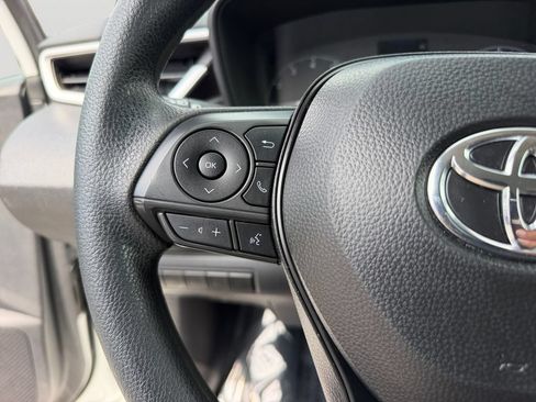Used 2025 Toyota Corolla LE FWD image 19