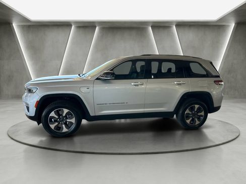 Used 2022 Jeep Grand Cherokee Limited 4xe AWD/4WD image 4