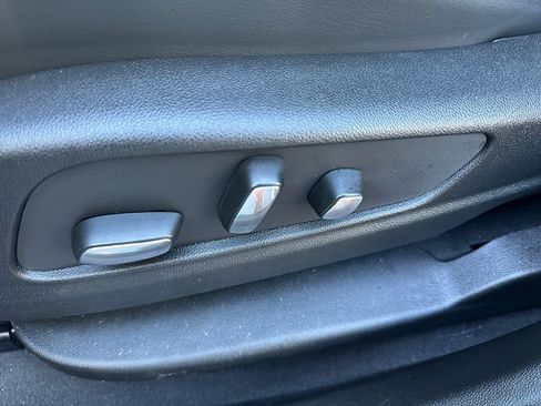 Used 2025 Cadillac XT6 Premium Luxury image 31