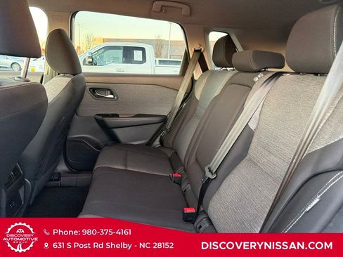 Certified 2023 Nissan Rogue SV image 34