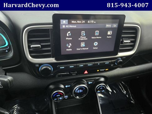Used 2023 Hyundai Venue SEL w/ Cargo Package image 7