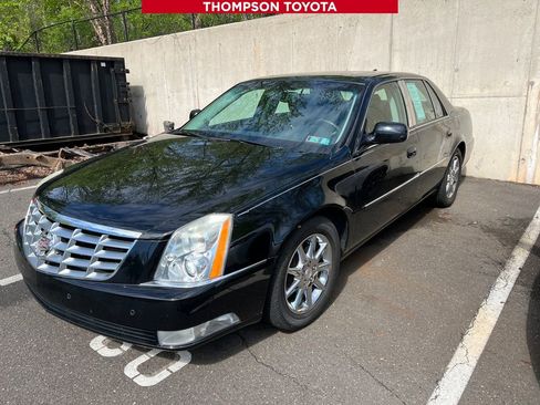 Used 2010 Cadillac DTS Luxury FWD image 1