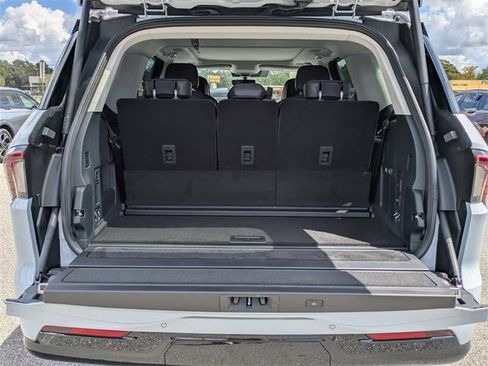 New 2025 Lincoln Navigator Reserve image 12