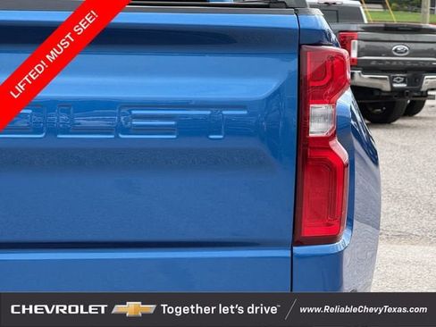 Used 2022 Chevrolet Silverado 1500 ZR2 w/ Technology Package AWD/4WD image 8