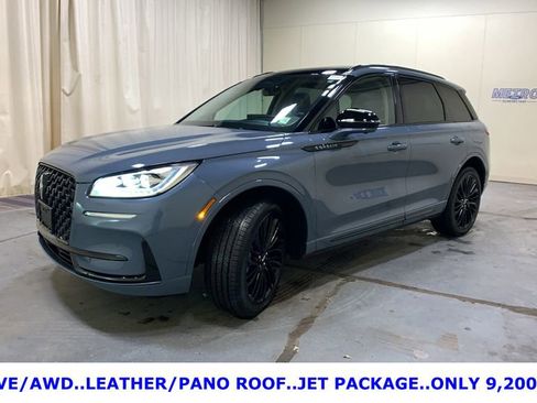 Used 2025 Lincoln Corsair Reserve w/ Equipment Group 202A image 7