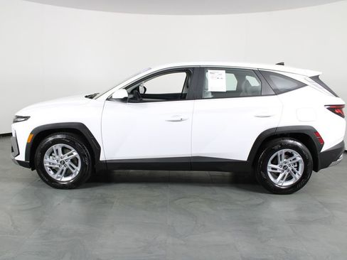 Certified 2026 Hyundai Tucson SE FWD image 12