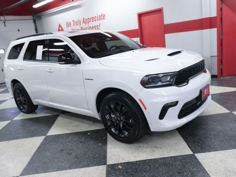 Used 2023 Dodge Durango R/T RWD image 4
