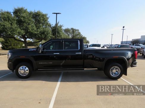 Used 2025 GMC Sierra 3500 Denali w/ Technology Package image 2
