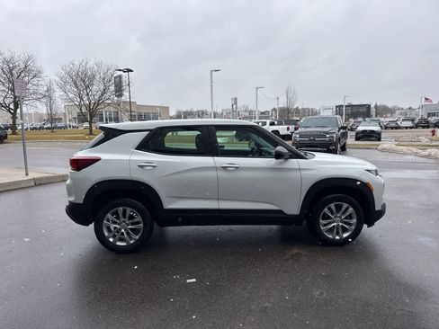 Used 2023 Chevrolet TrailBlazer LS image 6