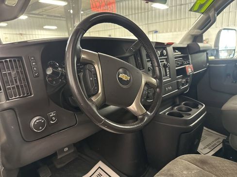 Used 2019 Chevrolet Express 3500 w/ Power Convenience Package image 6