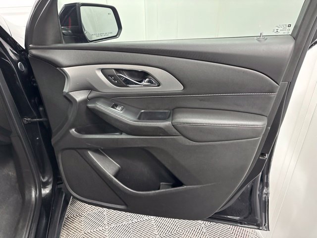 Used 2022 Chevrolet Traverse LT FWD image 15