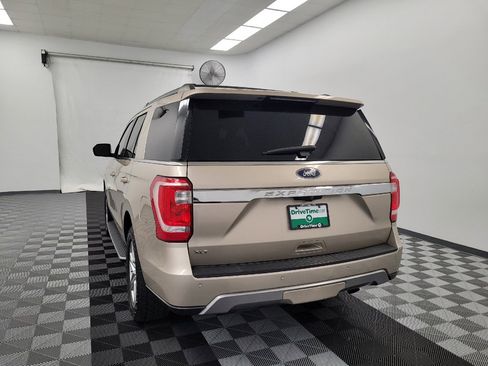 Used 2018 Ford Expedition XLT w/ Equipment Group 202A RWD image 6