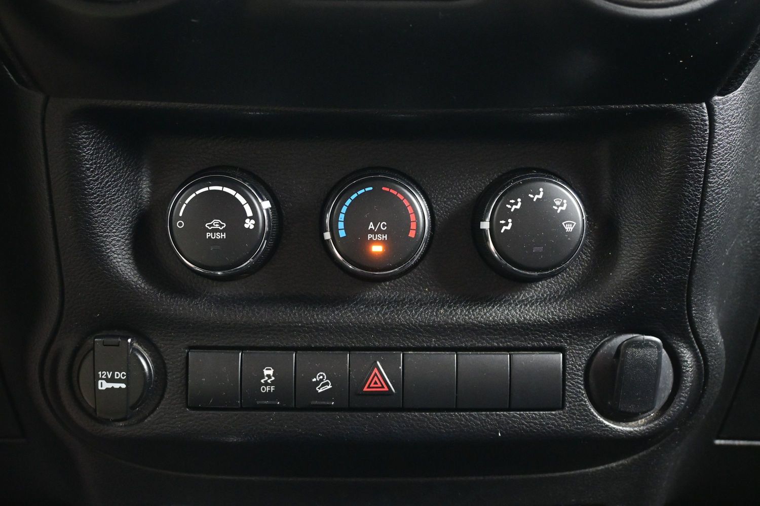 Used 2014 Jeep Wrangler Sport w/ Quick Order Package 24S AWD/4WD image 20